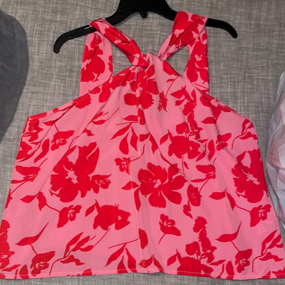 Cute summer top!